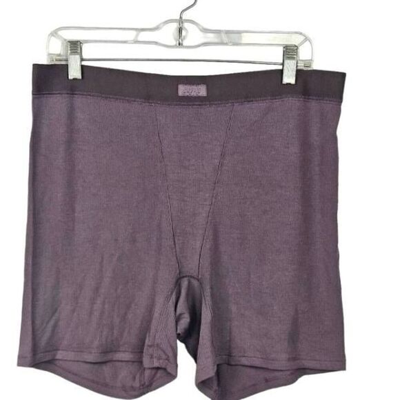 SKIMS RIBBED BOXER STYLE LOUNGE SHORTS NWT - Picture 1 of 16